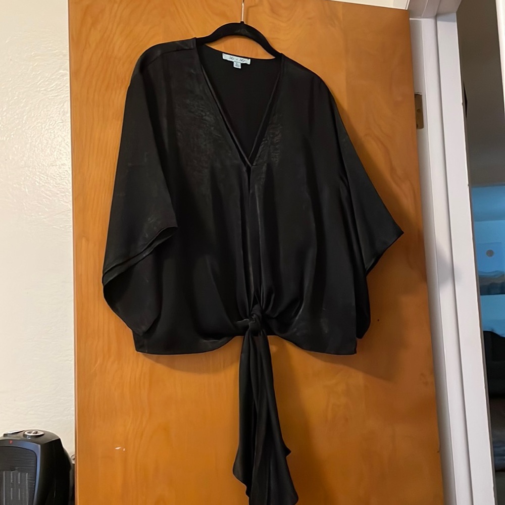 Boutique Black Tie-Front Blouse